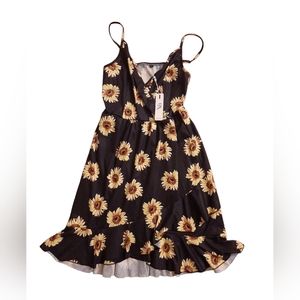 NWT Sunflower Dress Size Small